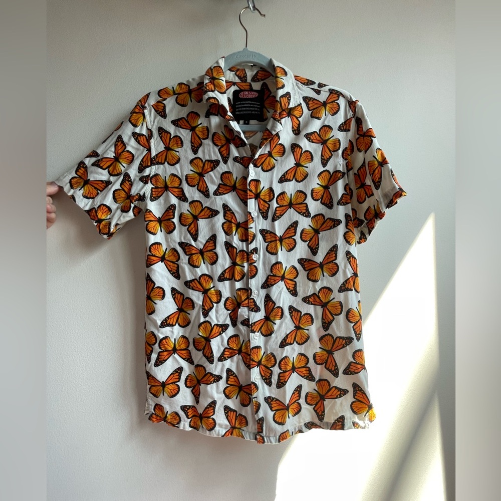 Petals and Peacocks Monarch Butterfly Button Up Size Small - Picture 5 of 14